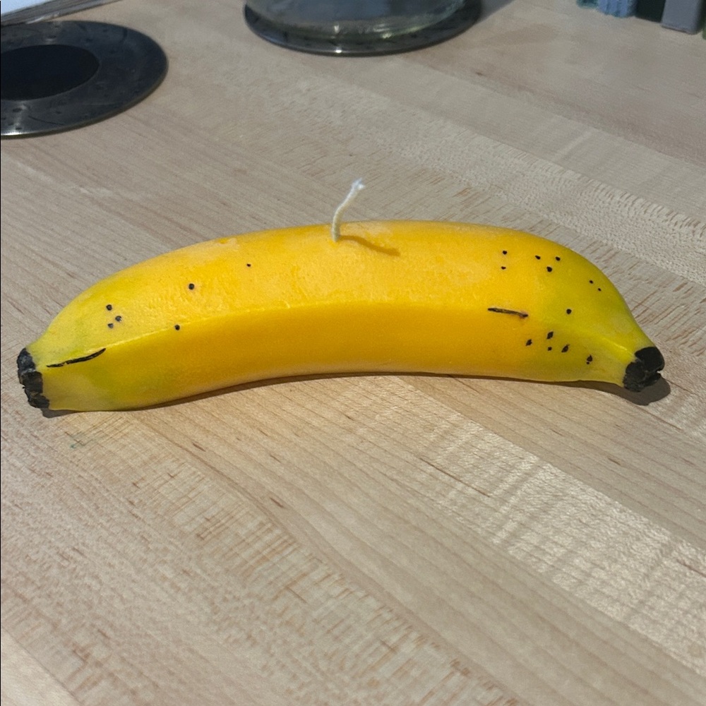 BANANA Candle